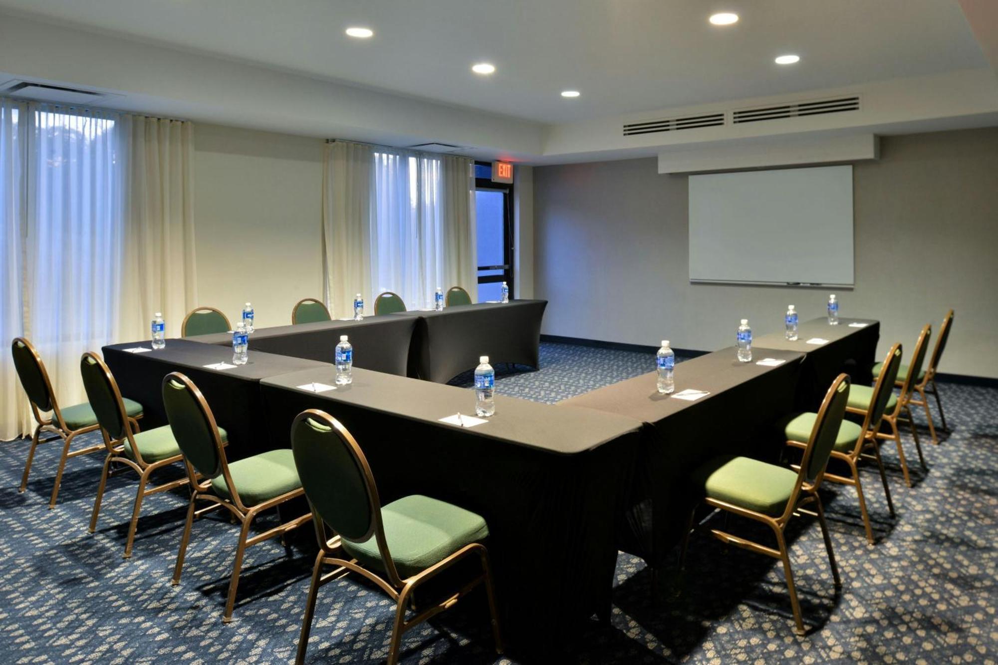 Courtyard By Marriott Harrisburg Hershey Eksteriør billede