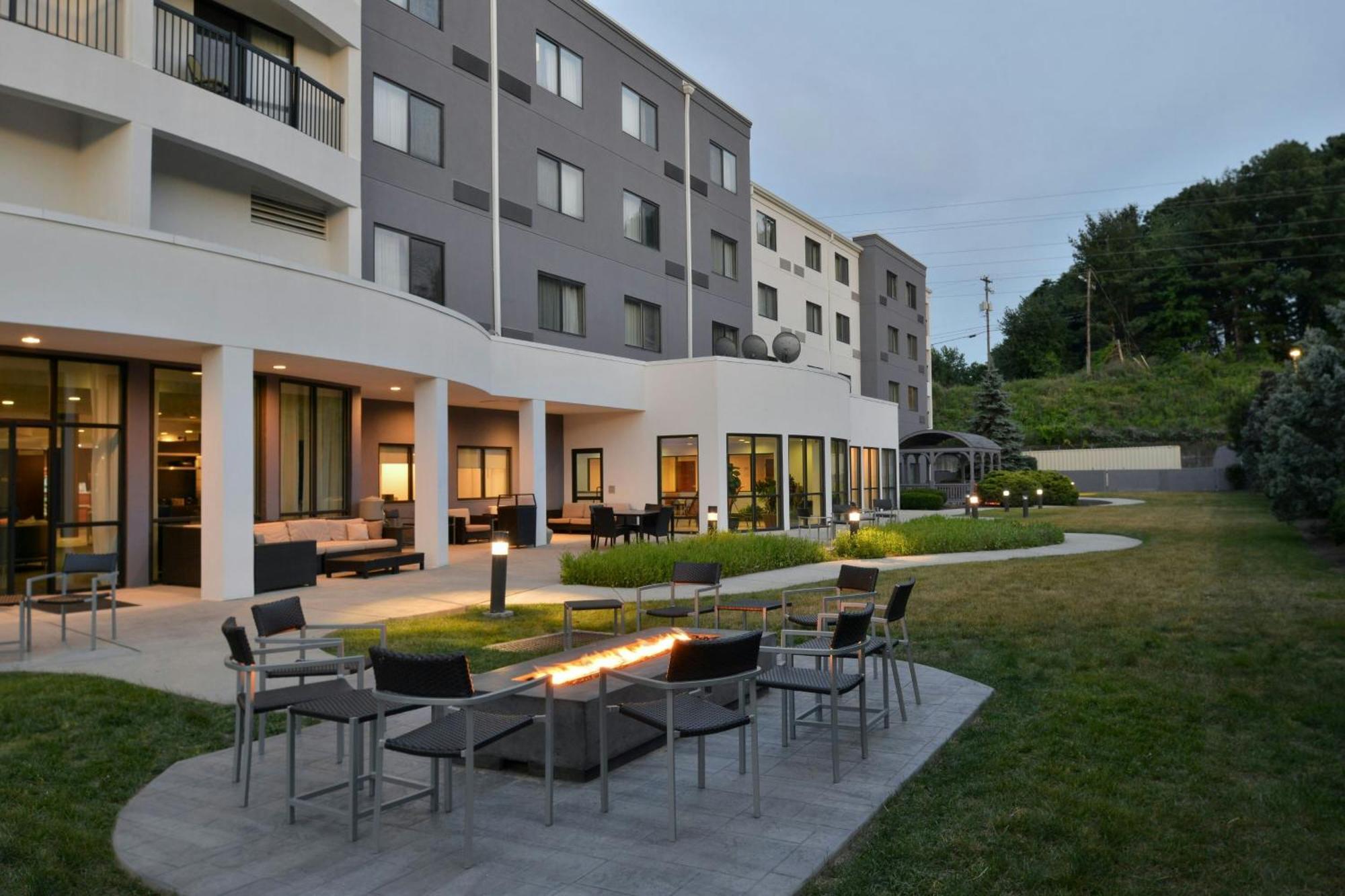 Courtyard By Marriott Harrisburg Hershey Eksteriør billede